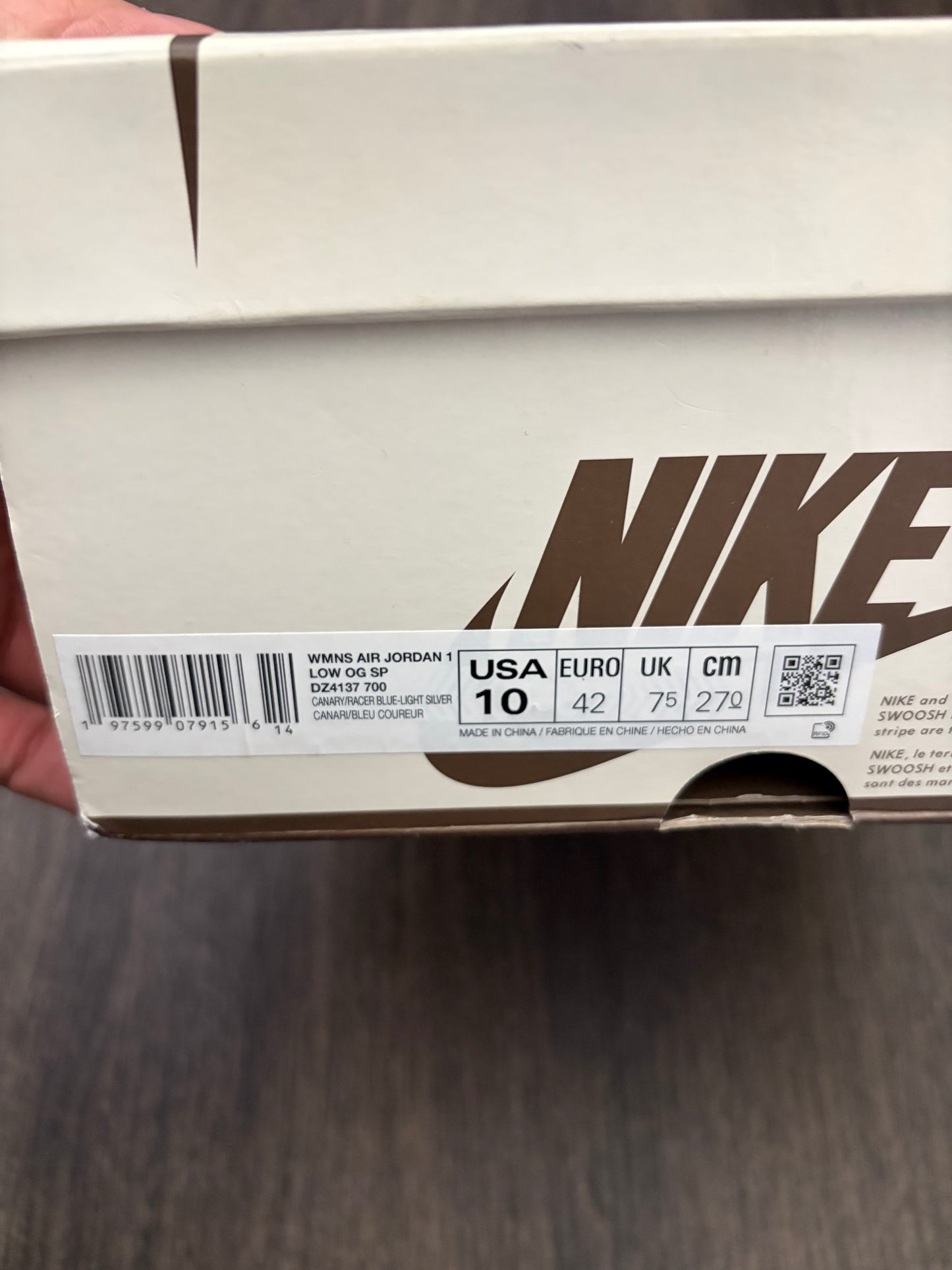 Jordan 1 Retro Low OG SP Travis Scott Canary (Women's)
