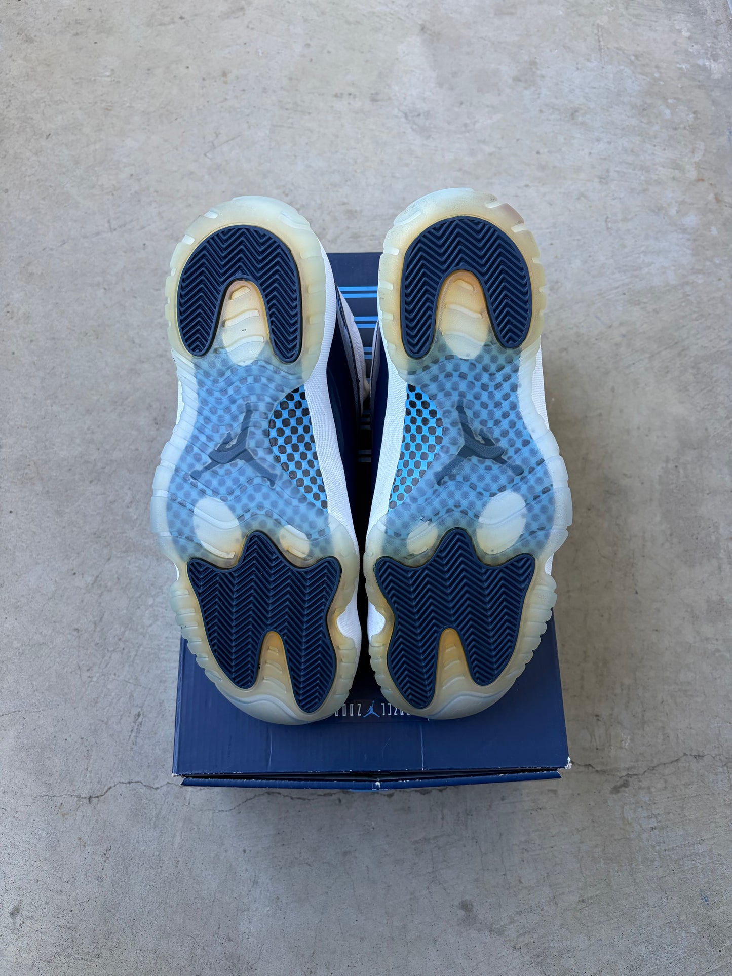 Jordan 11 Retro UNC Win Like 82 (Men's) (US 10)