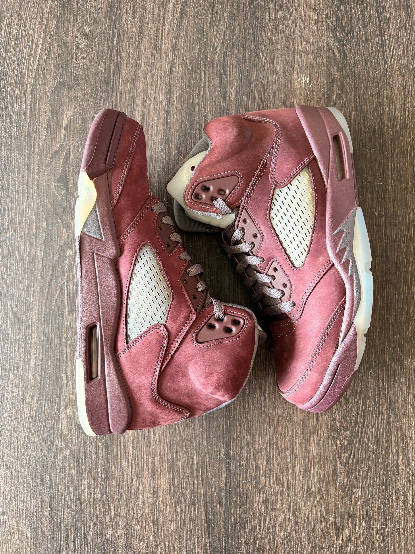 Jordan 5 Retro Burgundy (2023) (US 8) - USED