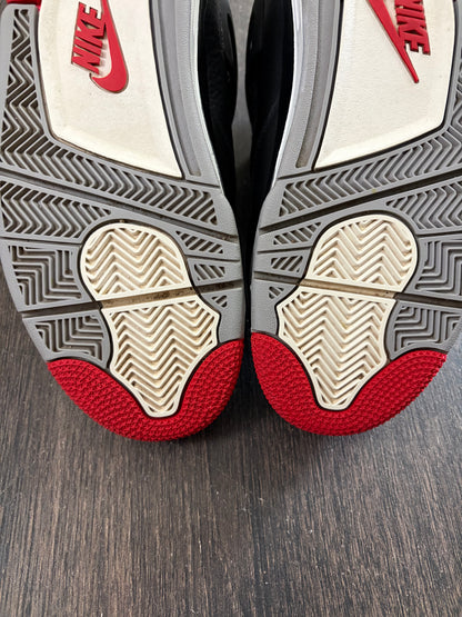 Jordan 4 Retro Bred Reimagined (US 9) - USED