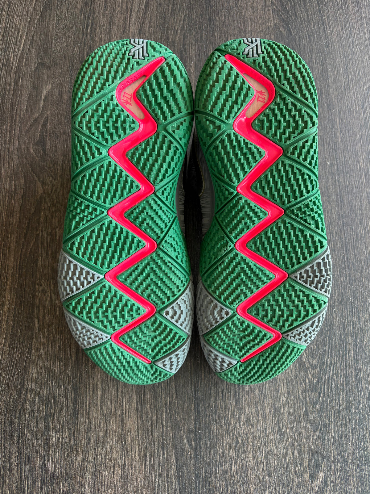 Nike Kyrie 4 City Guardians (US 10) - USED