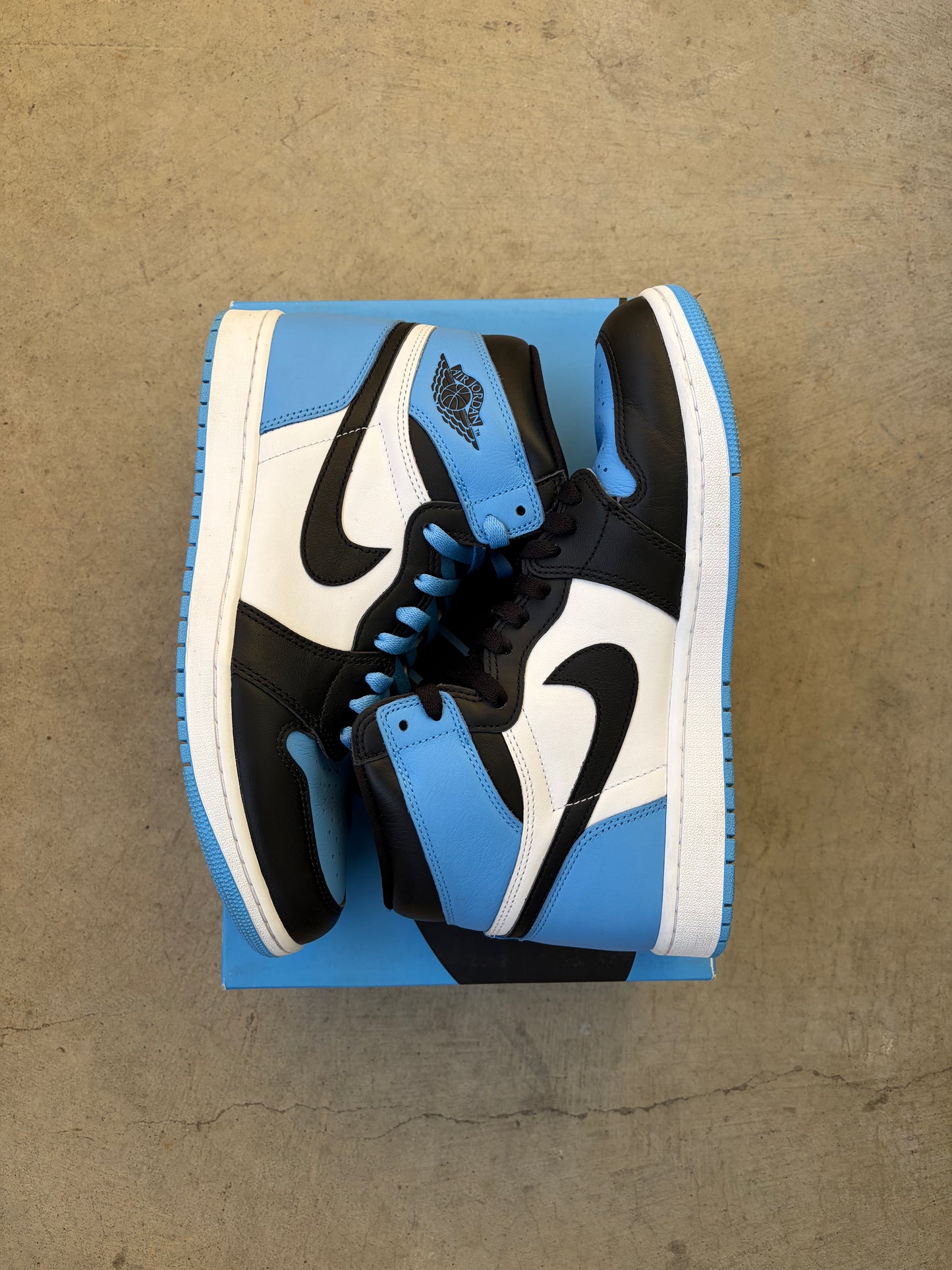 Jordan 1 Retro High OG UNC Toe (Men's) (US 10)