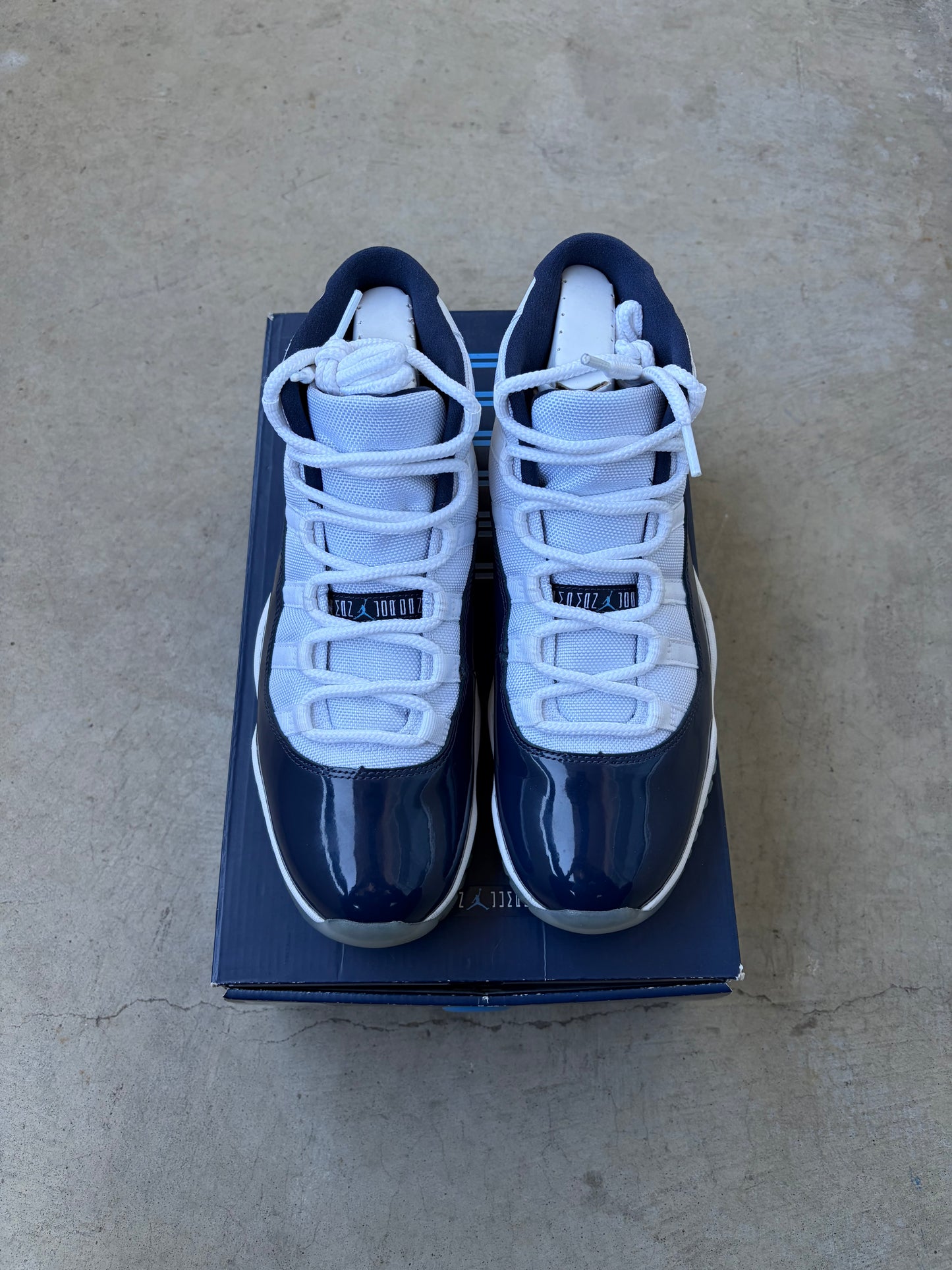 Jordan 11 Retro UNC Win Like 82 (Men's) (US 10)