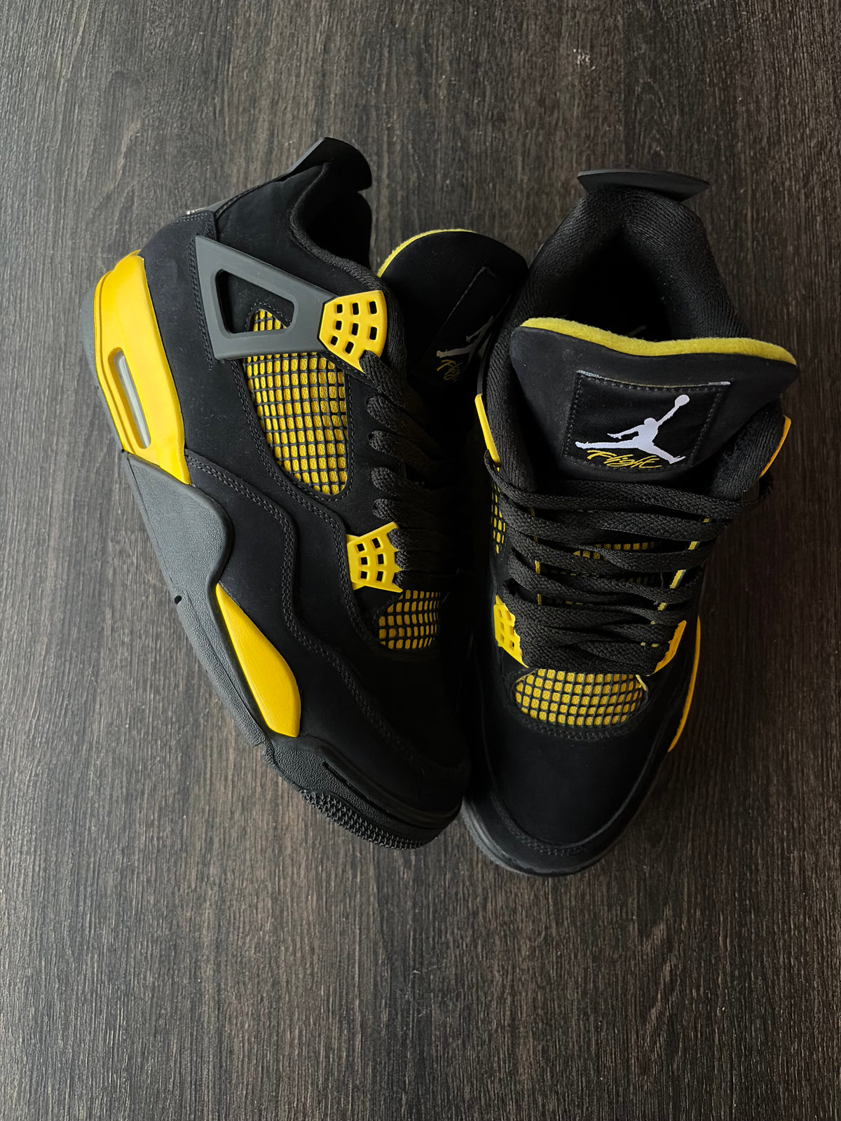 Jordan 4 Retro Thunder (2023) (US 10.5) - USED