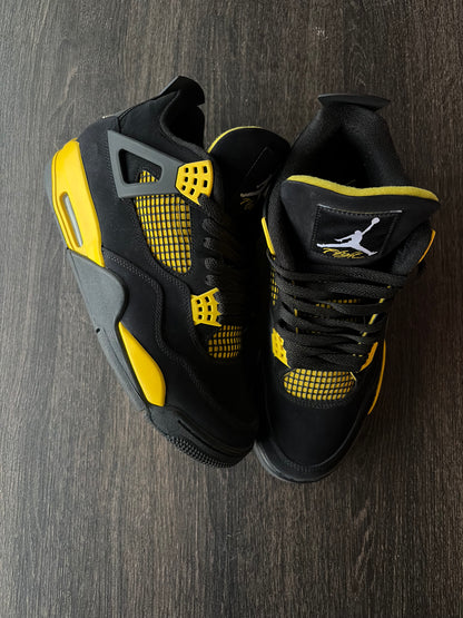 Jordan 4 Retro Thunder (2023) (US 10.5) - USED