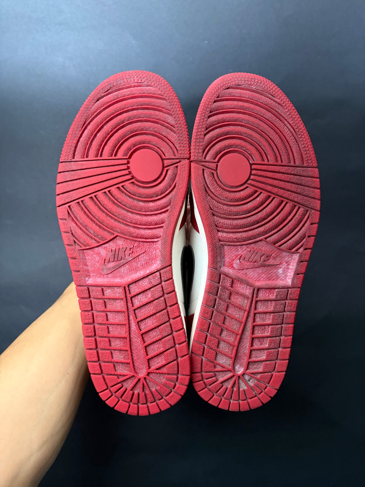Jordan 1 Retro High OG Chicago Lost and Found (US 8.5) - USED