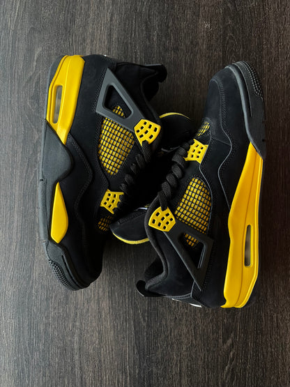 Jordan 4 Retro Thunder (2023) (US 10.5) - USED