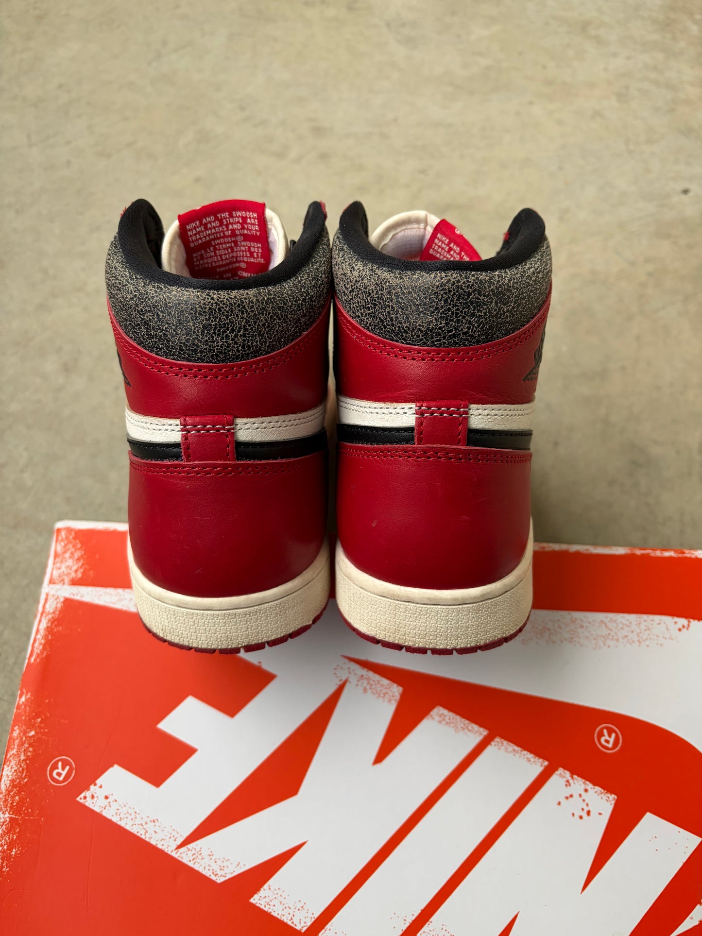 Jordan 1 Retro High OG Chicago Lost and Found (Men's) (US 9.5)