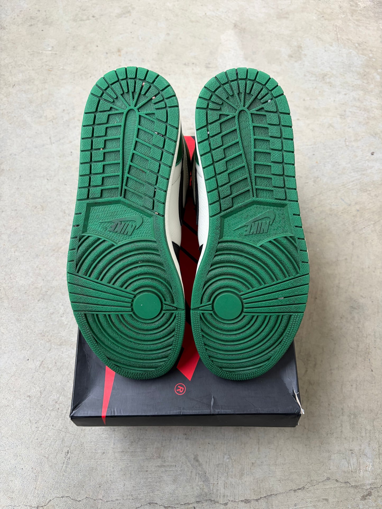 Jordan 1 Retro High Pine Green (Men's) (US 11)