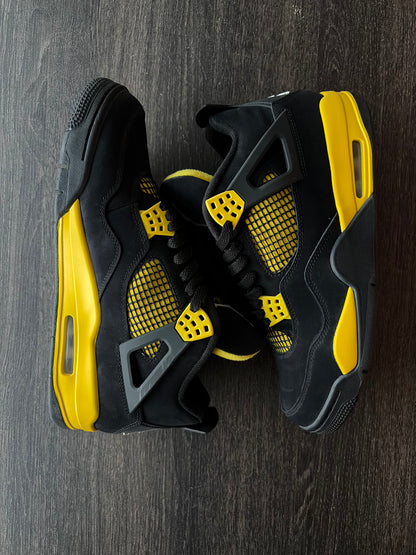 Jordan 4 Retro Thunder (2023) (US 10.5) - USED