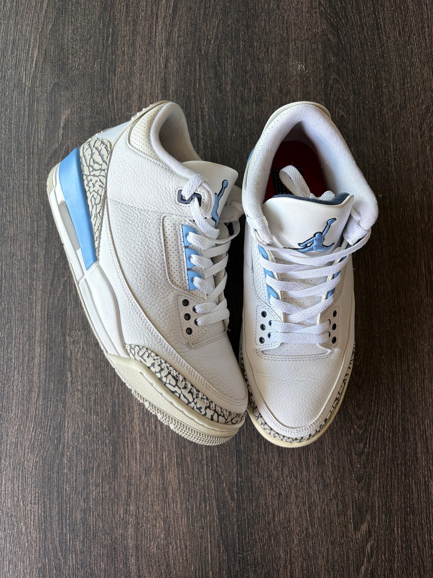 Jordan 3 Retro UNC (2020) (US 9) - Yellowing