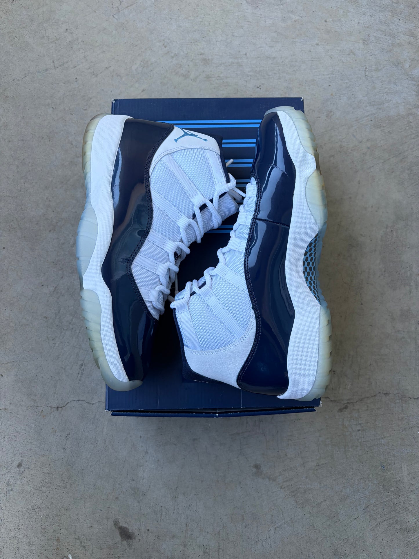 Jordan 11 Retro UNC Win Like 82 (Men's) (US 10)