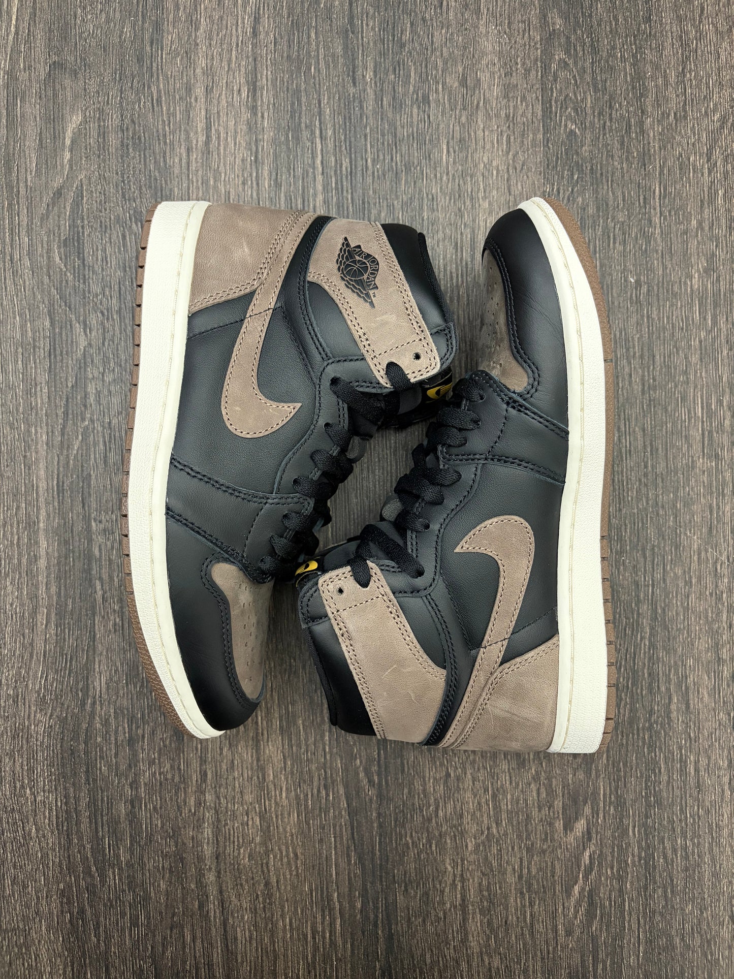 Jordan 1 Retro High OG Palomino (US 8)