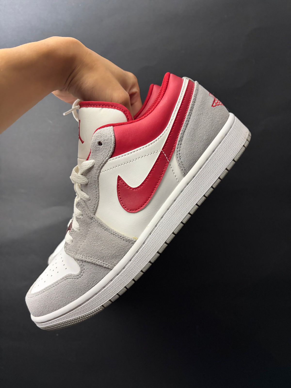 Jordan 1 Low SE Light Smoke Grey Gym Red (US 10) - USED