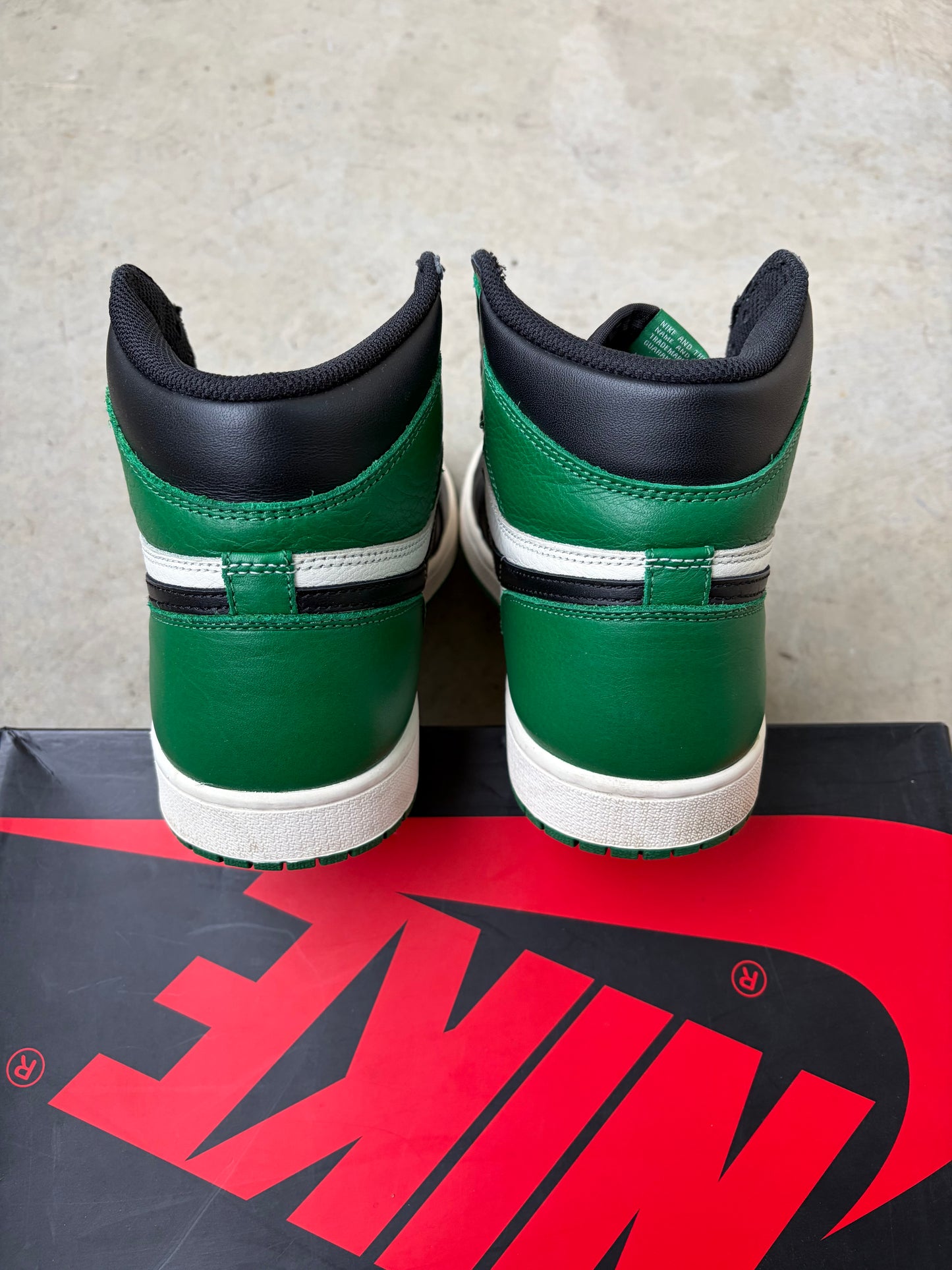 Jordan 1 Retro High Pine Green (Men's) (US 11)