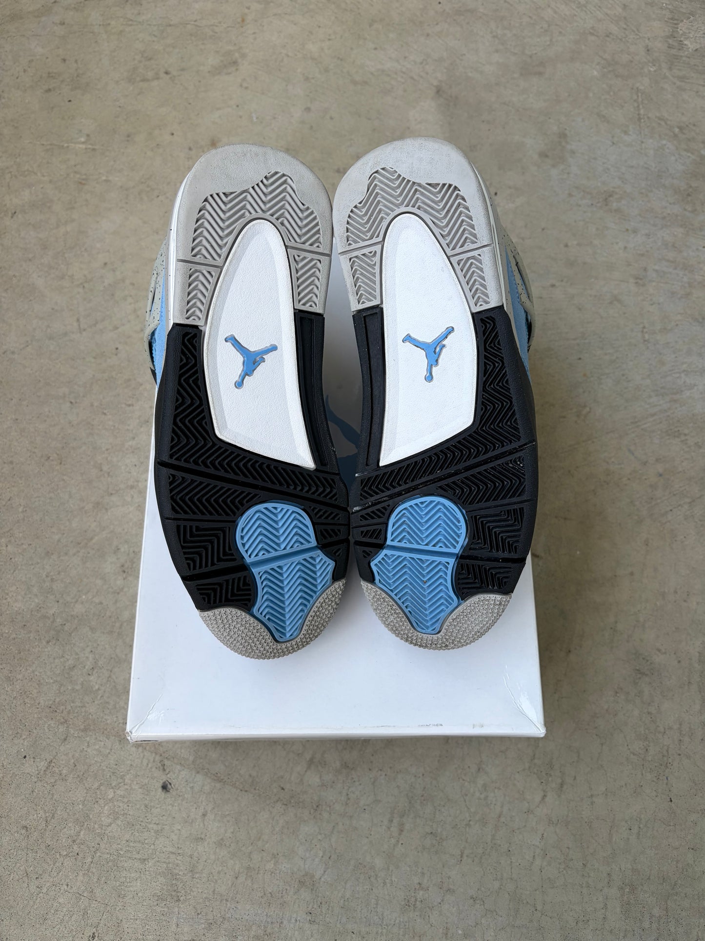 Jordan 4 Retro University Blue (Men's) (US 8)