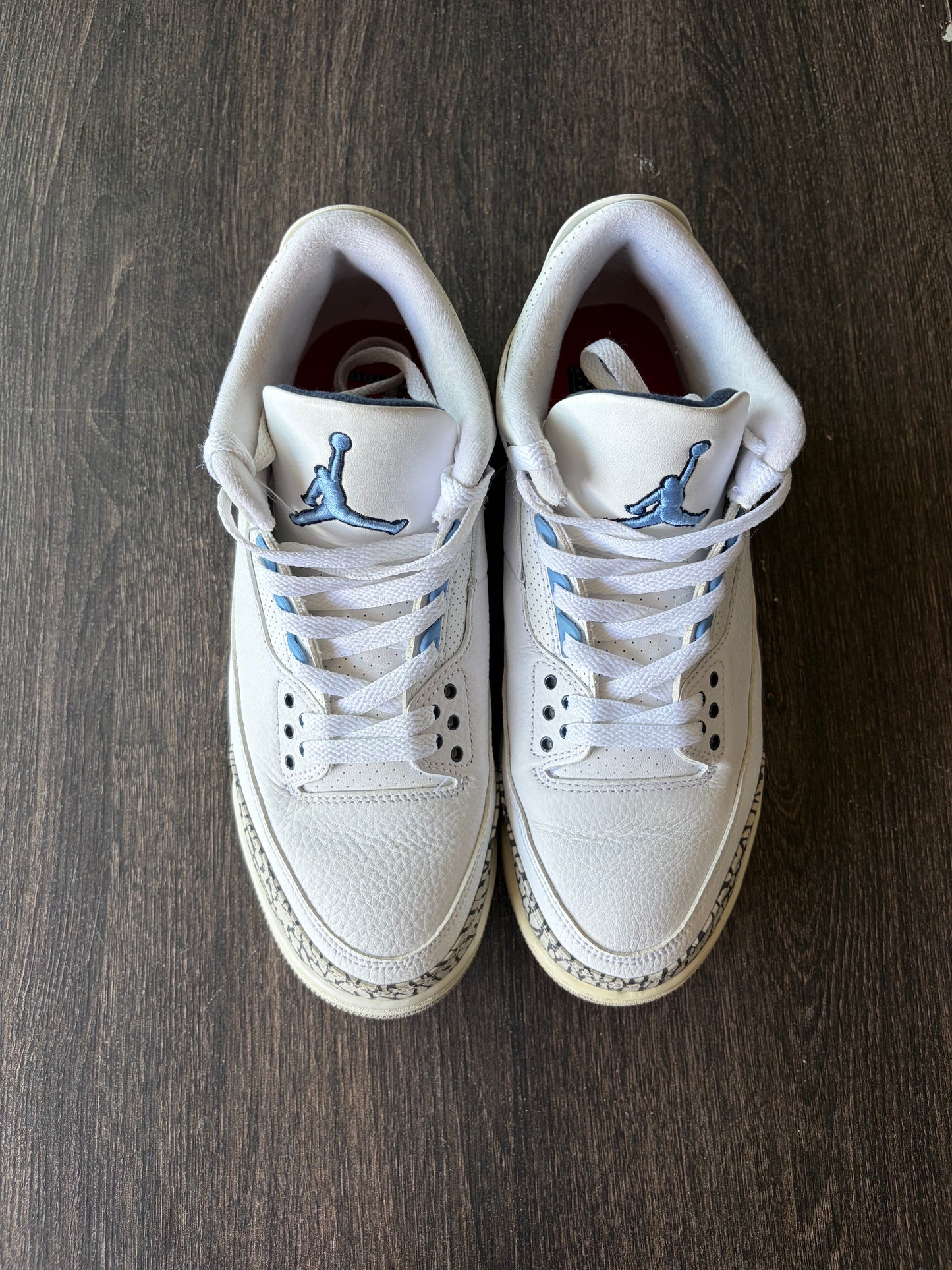 Jordan 3 Retro UNC (2020) (US 9) - Yellowing