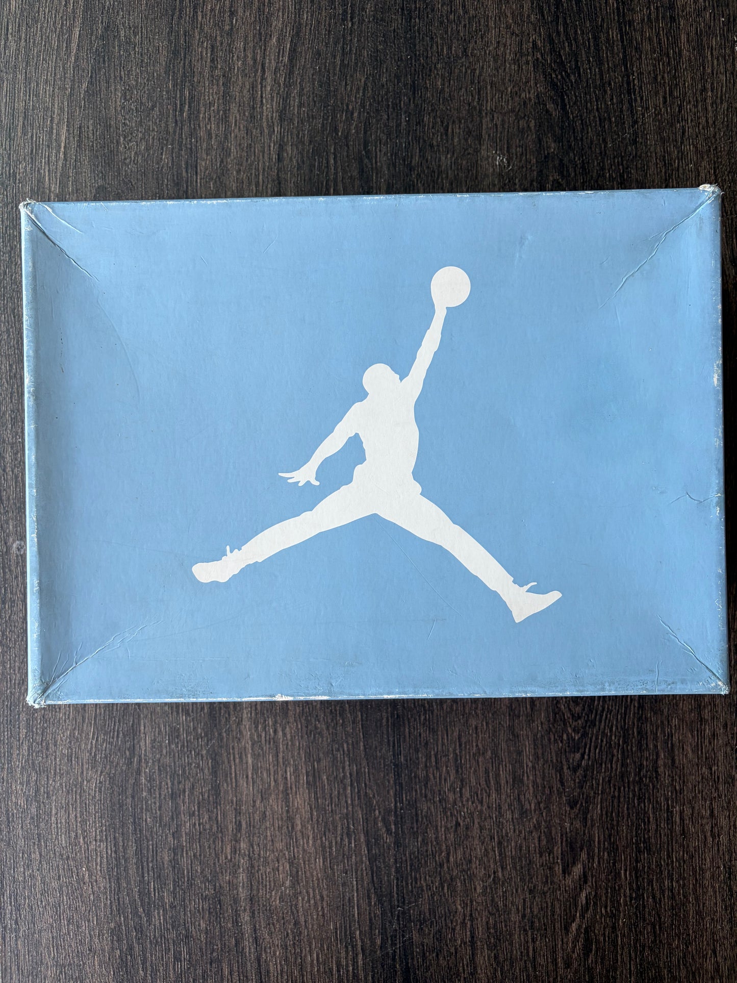 Jordan 3 Retro UNC (2020) (US 9) - Yellowing
