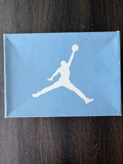 Jordan 3 Retro UNC (2020) (US 9) - Yellowing