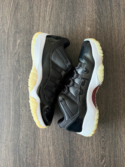 Jordan 11 Retro Low 72-10 (US 9) - USED