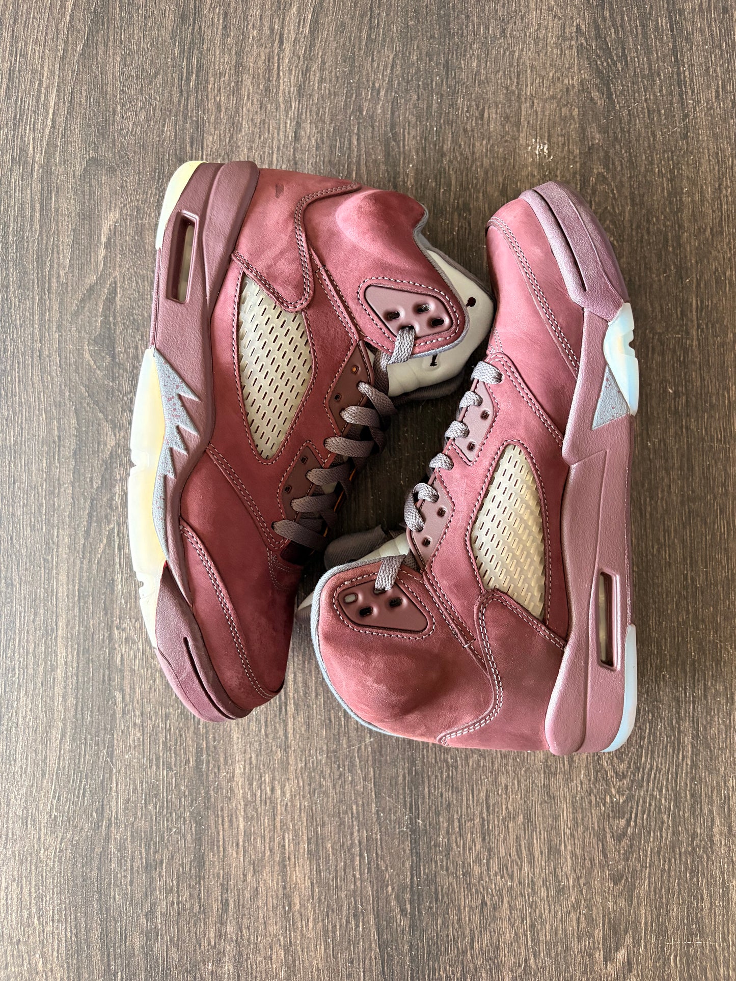 Jordan 5 Retro Burgundy (2023) (US 8) - USED