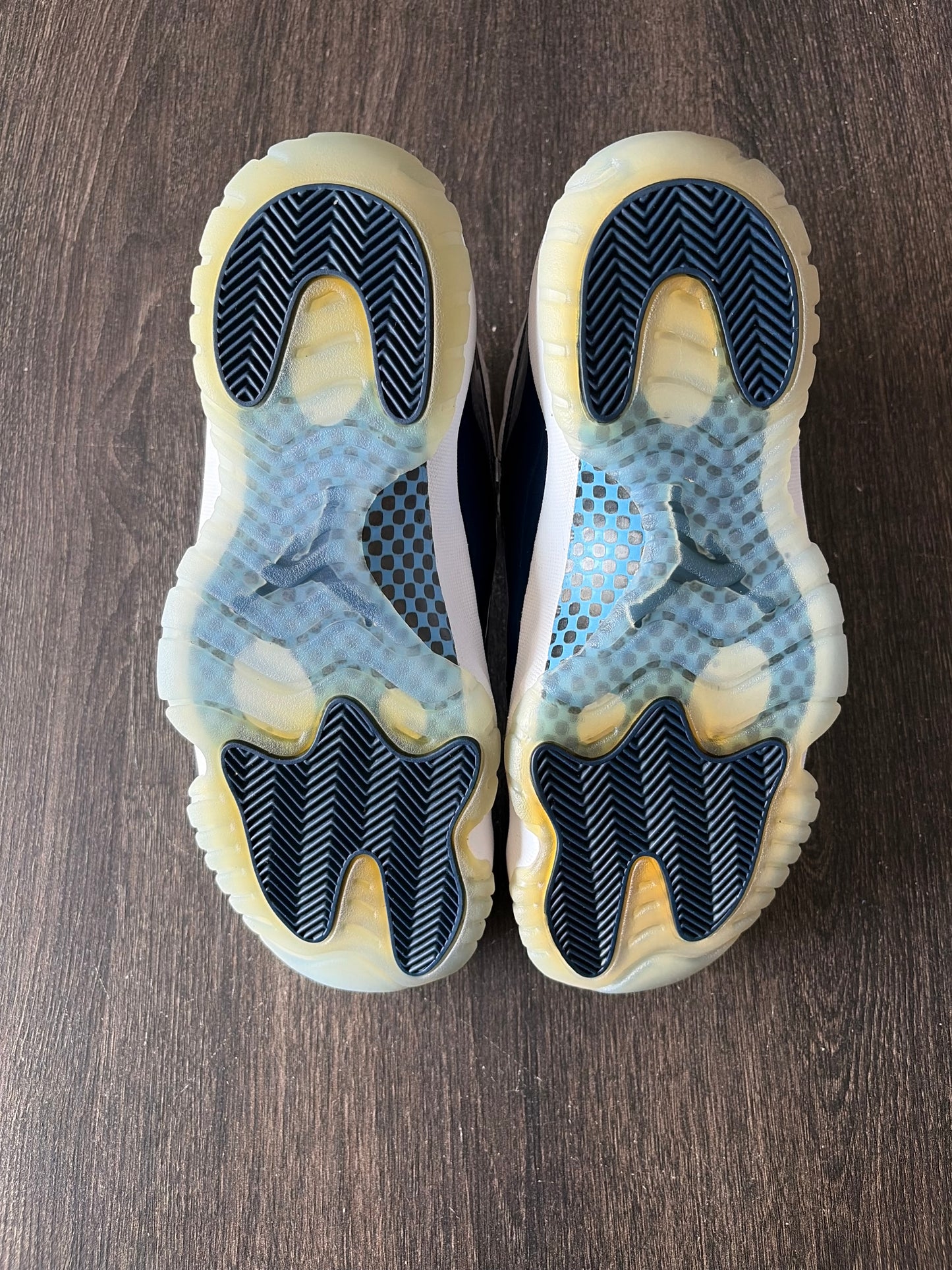 Jordan 11 Retro UNC Win Like 82 (US 9) - USED