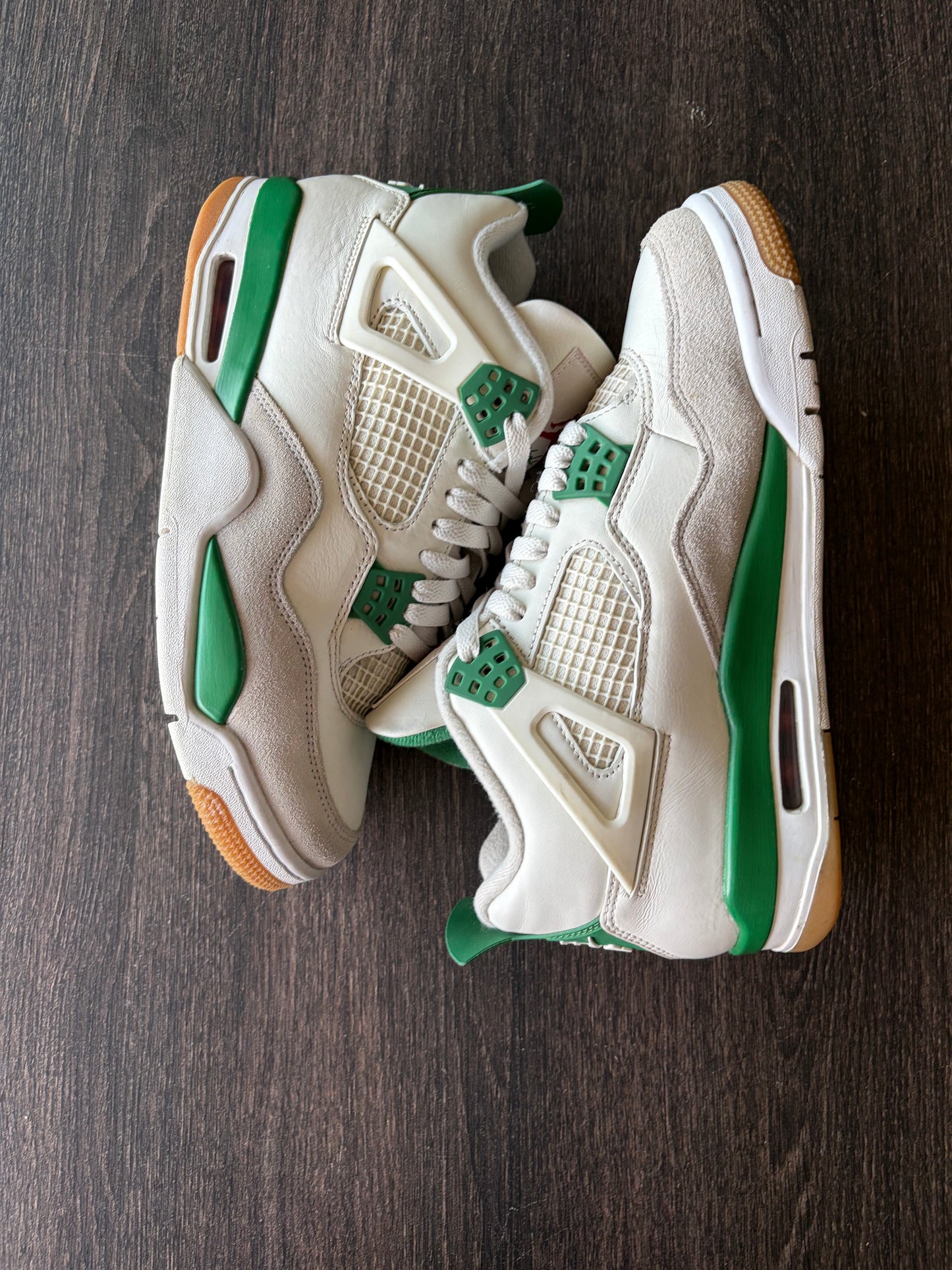 Jordan 4 Retro SB Pine Green (US 8.5)