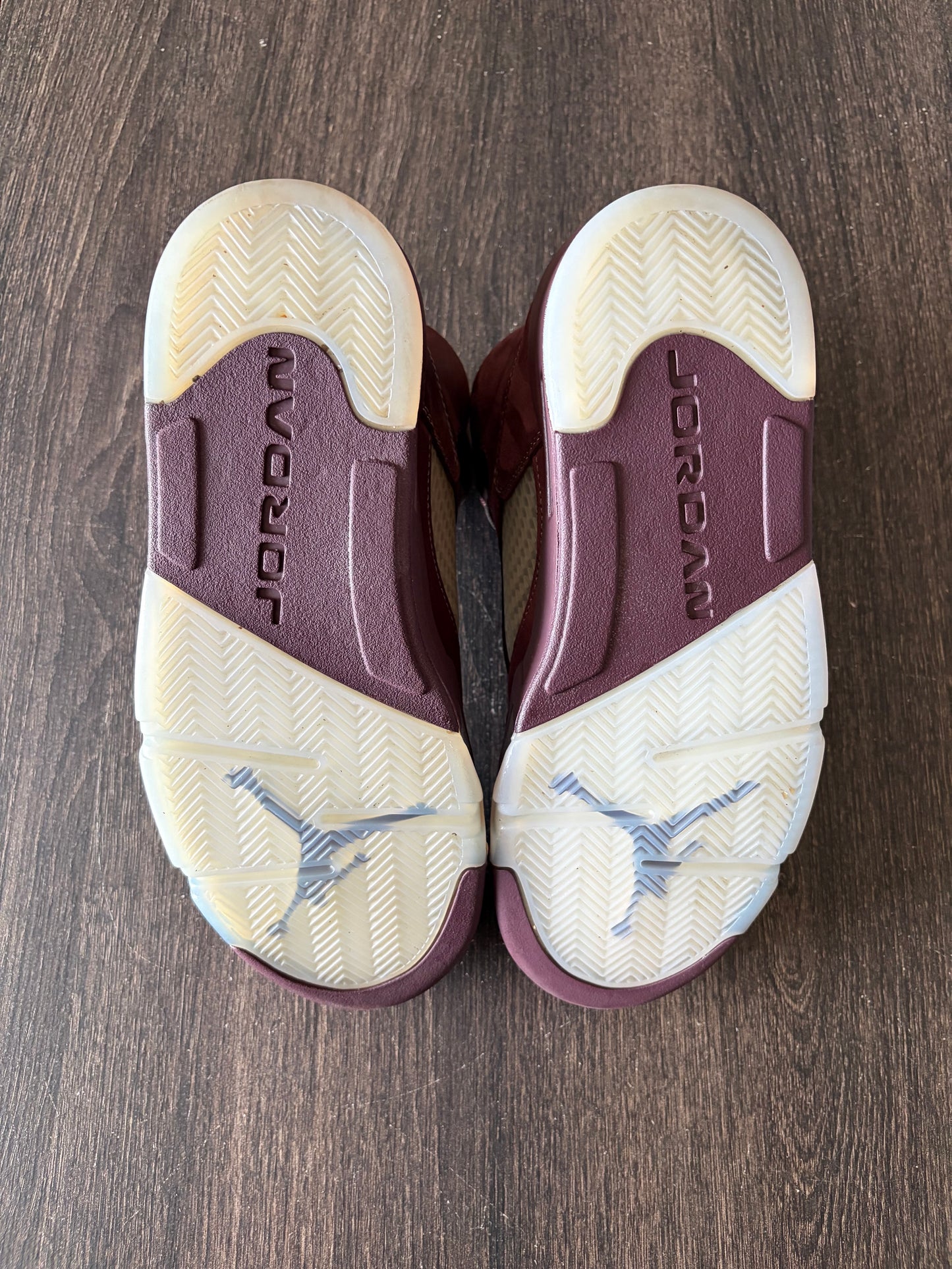 Jordan 5 Retro Burgundy (2023) (US 8) - USED