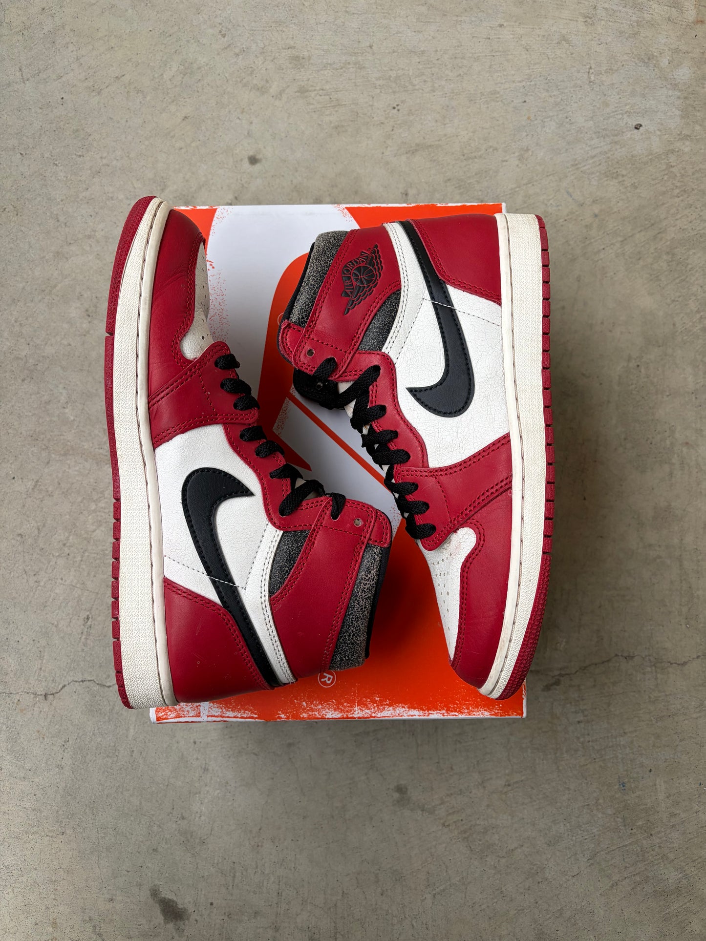 Jordan 1 Retro High OG Chicago Lost and Found (Men's) (US 9.5)