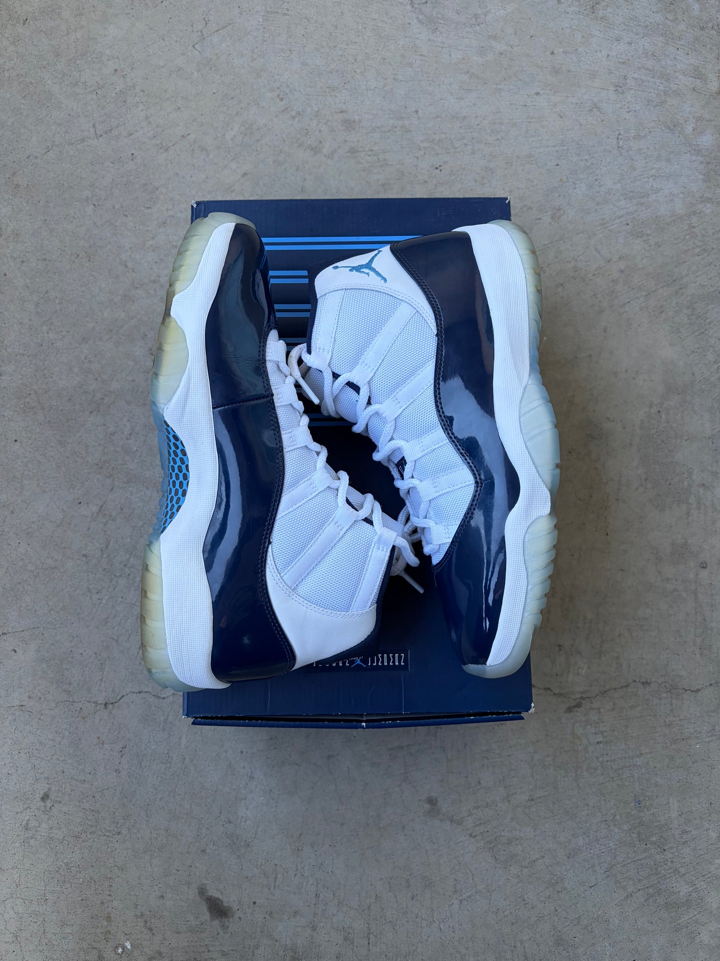 Jordan 11 Retro UNC Win Like 82 (Men's) (US 10)